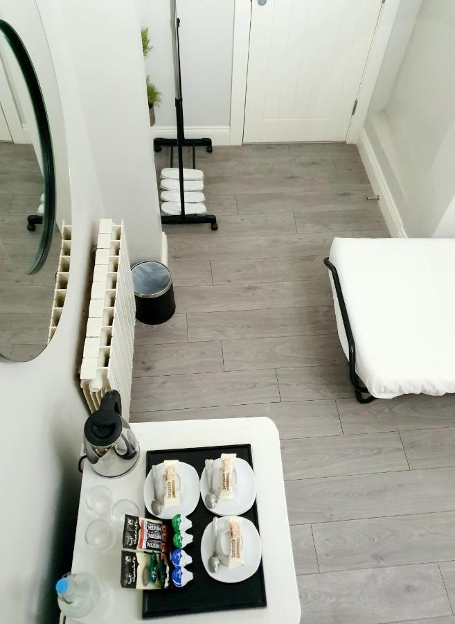 The Westerly London Bagian luar foto